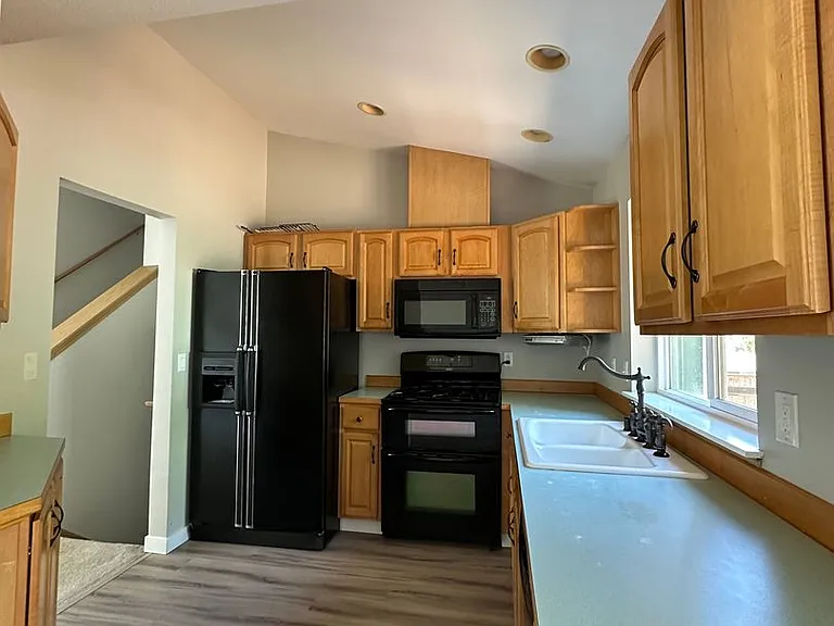 5108 Rainier Dr E — Photo 4