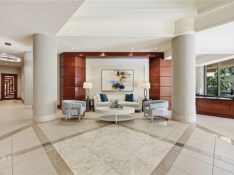 4551 Gulf Shore Blvd N #200 — Photo 43