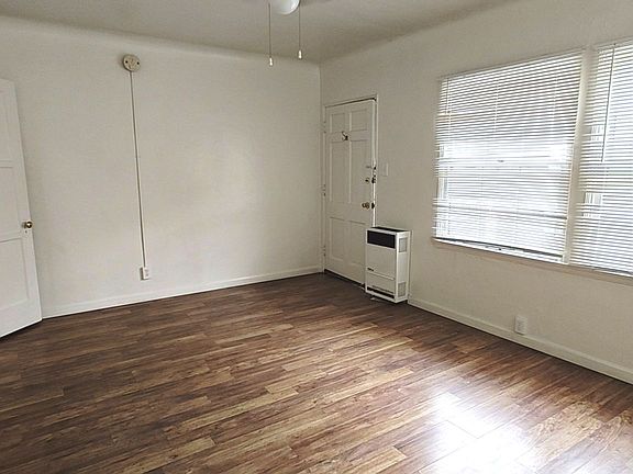 3rd image of 807 W 30th St #813-1/4