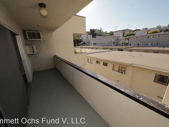 5th image of 10615 Rose Ave #9972896