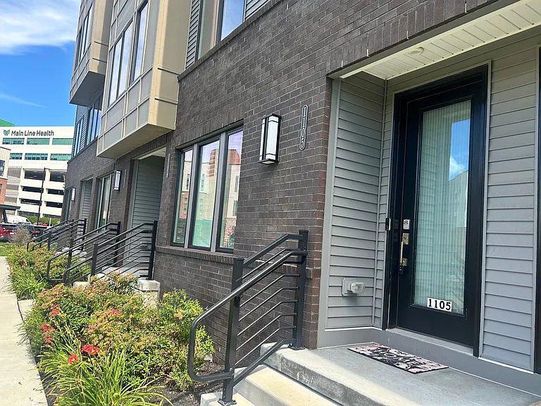 1105 Morton Aly — Photo 1