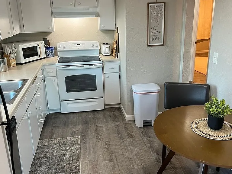 148-38th Pl — Photo 5