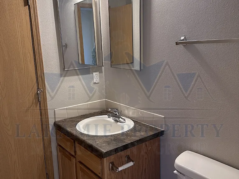 415 Mitchell St #F-4 — Photo 4