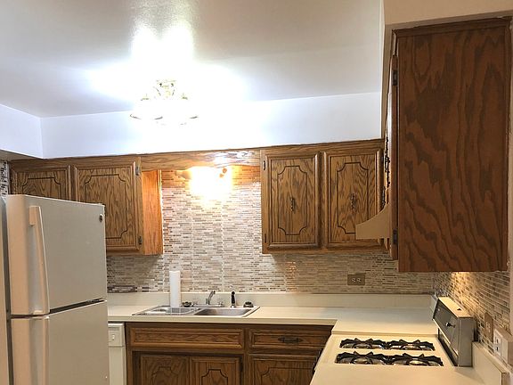 5th image of 4831 W 109th St APT 303