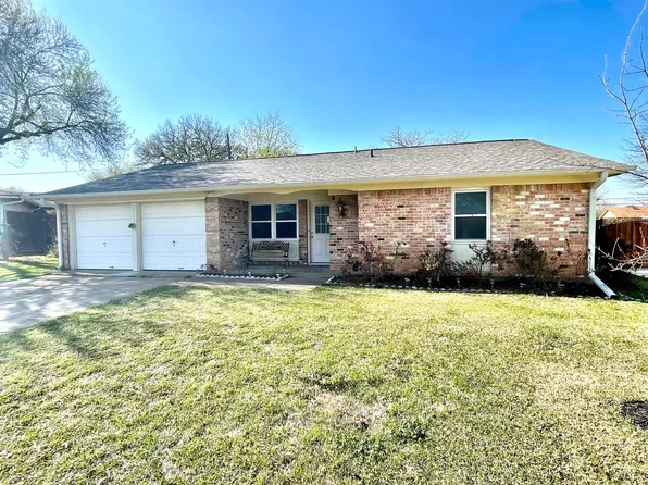 201 E Fuller Dr, Euless, TX 76039
