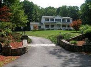 68 Lovers Ln, Putnam Valley, NY 10579