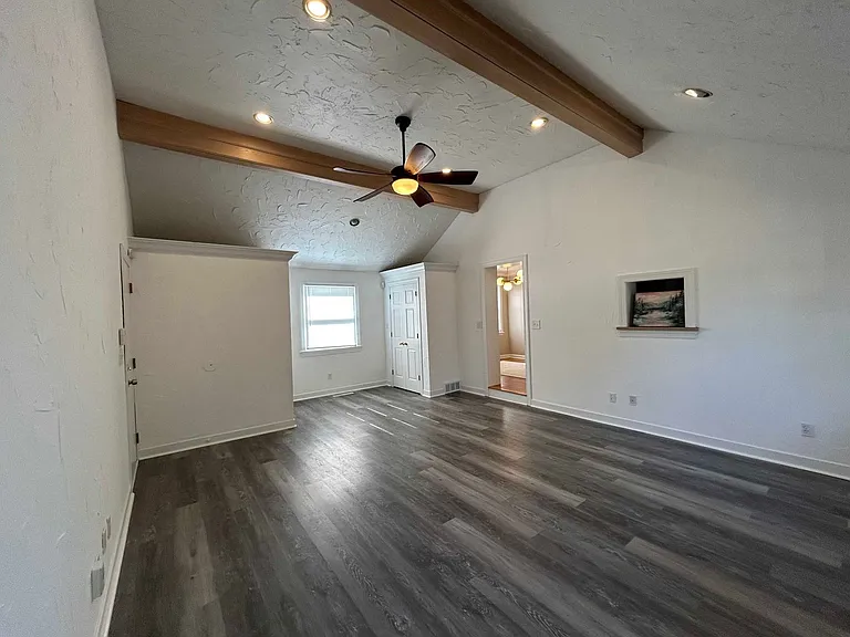 4854 Edsal Dr — Photo 7
