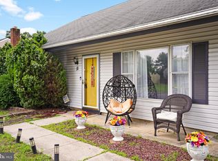 12 Eisenhower Ln, Sicklerville, NJ 08081