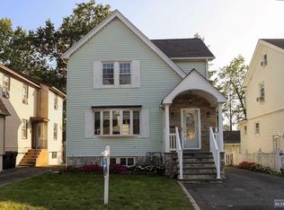 30 Anderson Ave, Bergenfield, NJ 07621