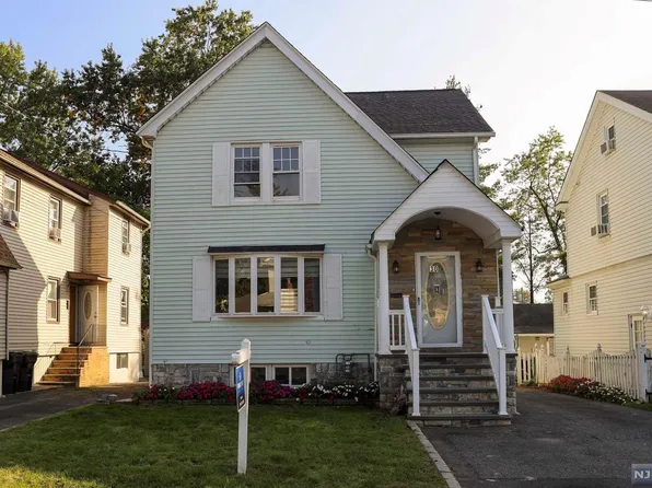 30 Anderson Ave, Bergenfield, NJ 07621