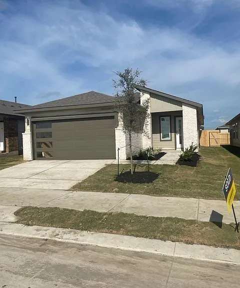 1206 Amistad Loop — Photo 1