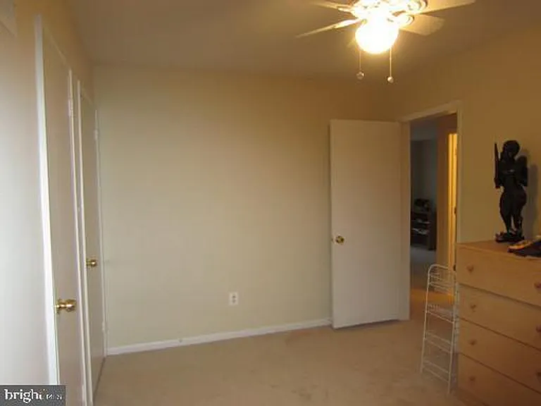 2131 Pimmit Dr — Photo 11