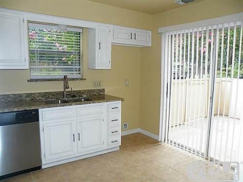 4th image of 1466 Creekview Ct