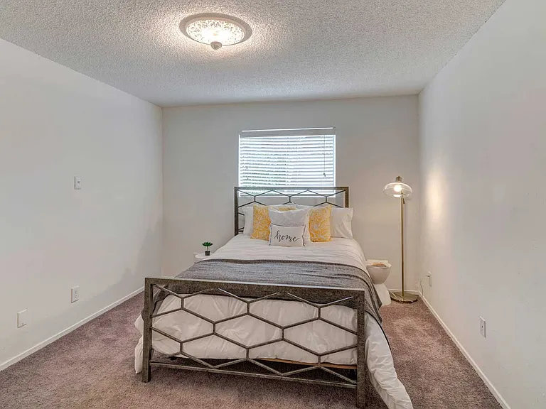 Cascade Apartments — Photo 28