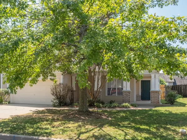 1736 Stone Hollow Ct, Hermitage, TN 37076