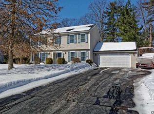 73 Rotterdam Dr, Glenmont, NY 12077