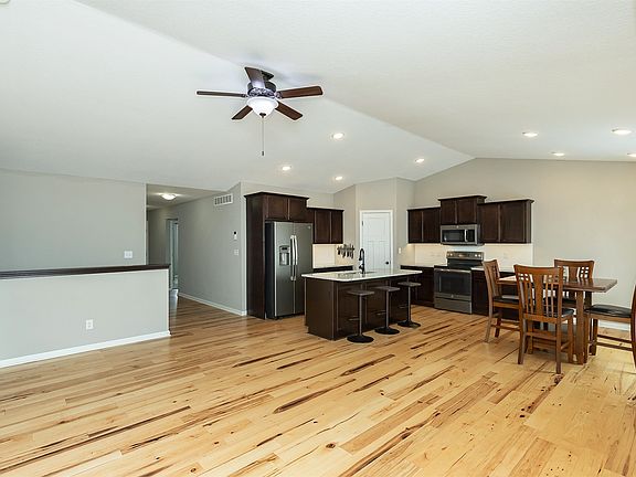 5th image of 508 Meadow Brook Pl