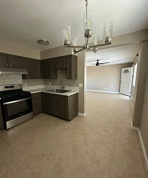 405 S Kroeger St #D — Photo 5