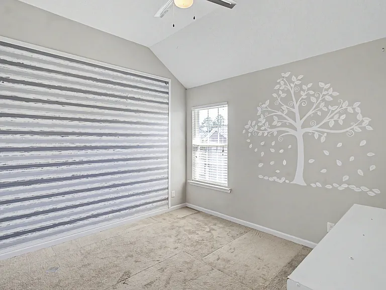 976 Oak Crest Dr — Photo 29