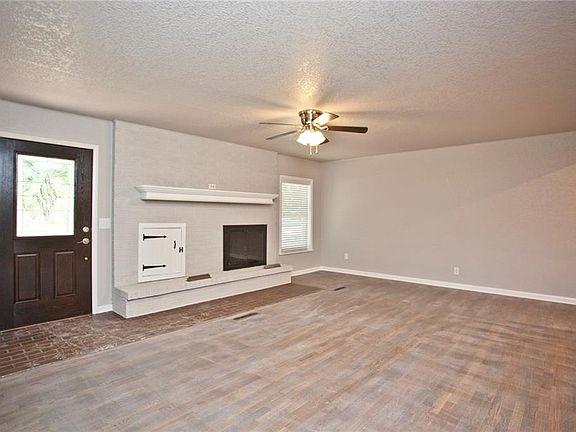 4th image of 209 W Highland St