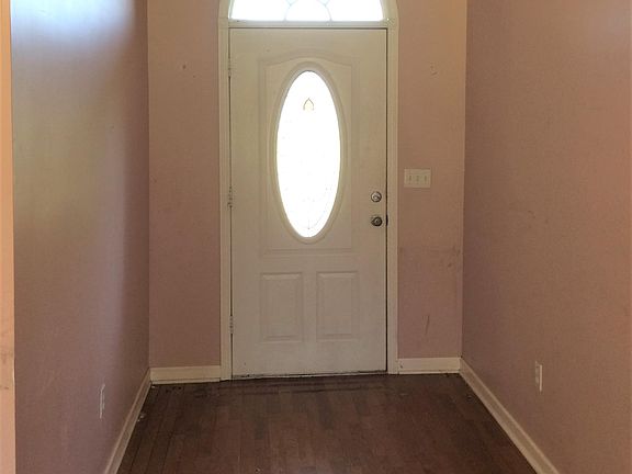 4th image of 346 Susie Dr