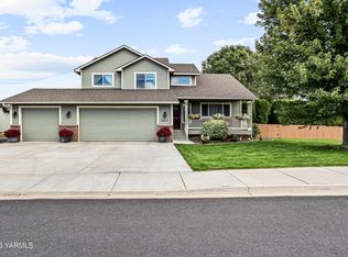 2017 Wellington Dr, Yakima, WA 98903