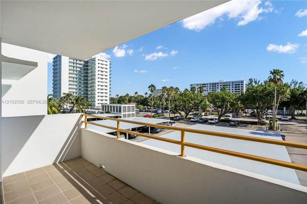 1630 N Ocean Blvd APT 215, photo 5