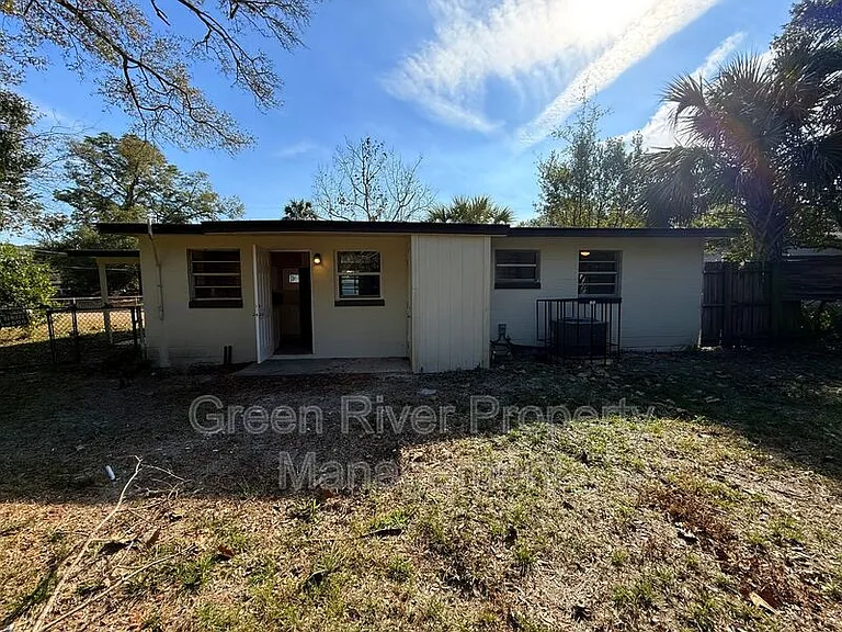 1033 Ake Ln — Photo 18