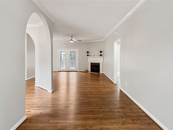 4th image of 191 Amberwood Dr