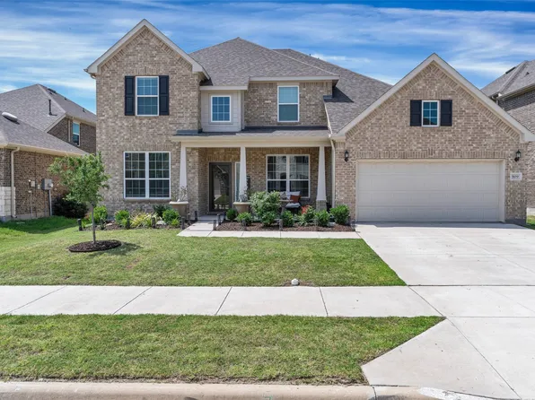 909 Sweeping Butte Dr, Fort Worth, TX 76052