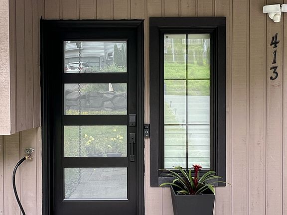 3rd image of 413 209th Ave NE