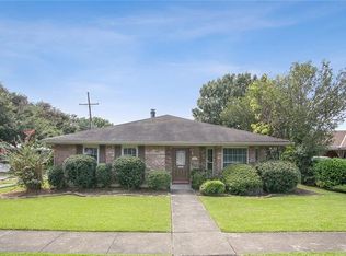 3800 Napoli Dr, Metairie, LA 70002