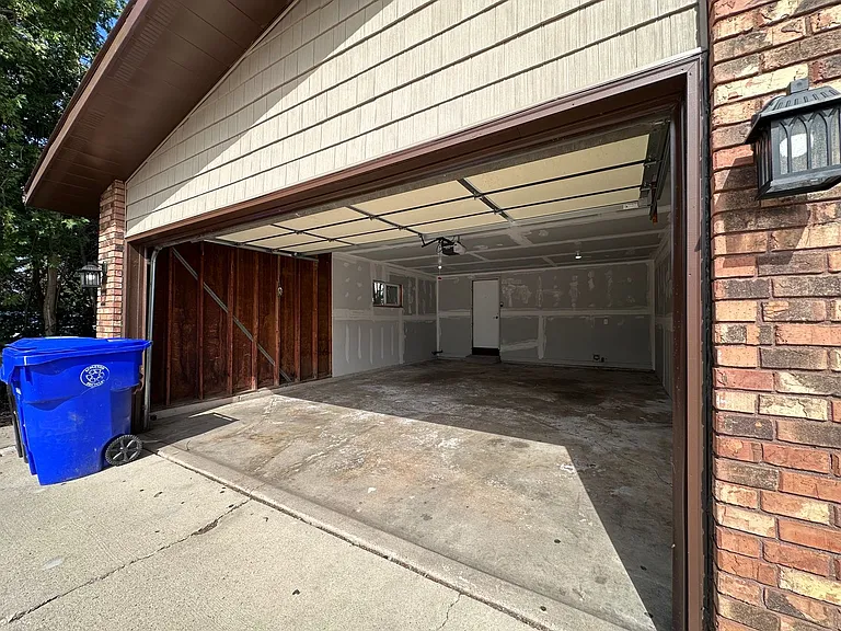 430 E 1st Ave — Photo 33