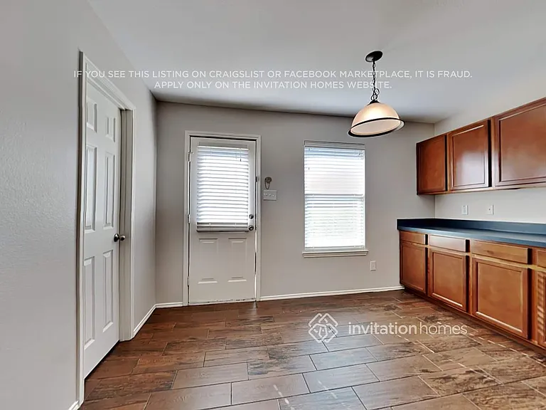 802 Windflower Dr — Photo 9