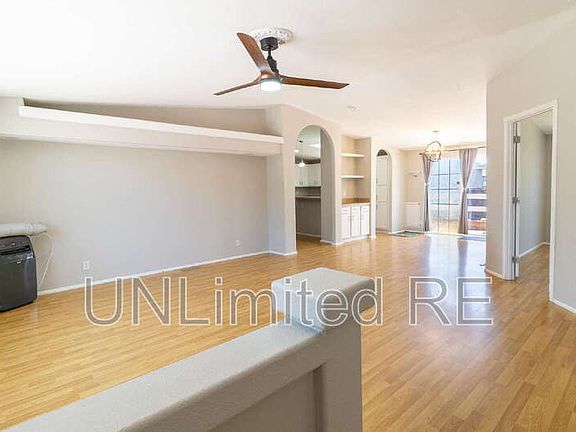 3rd image of 1679 W Stephen Dr