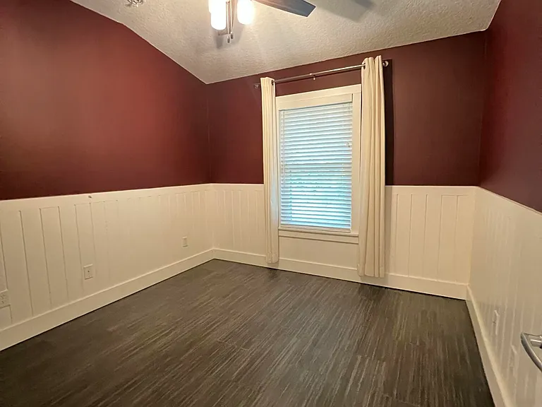 1115 Main St — Photo 11