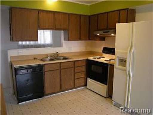 4th image of 9091 Hartel St