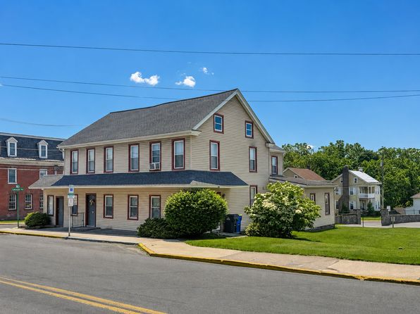 201 W Main St #B