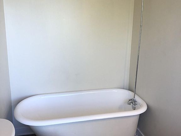4th image of 17 E Grace St APT F