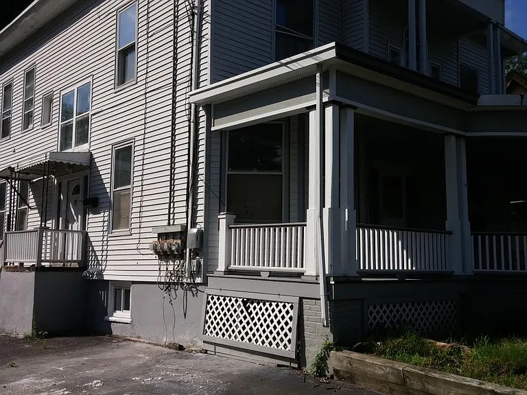 Willow Ave — Photo 1