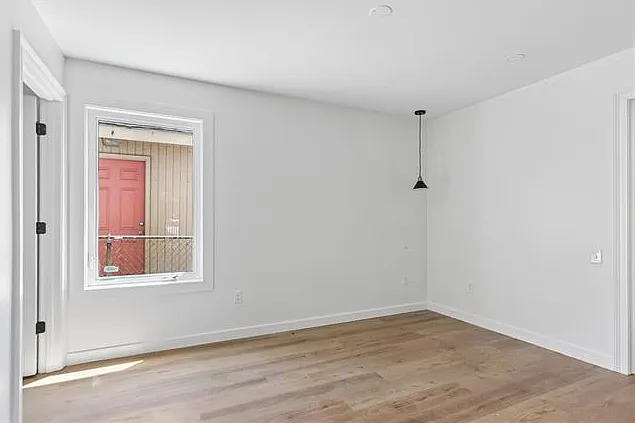 3900 Royal St #1B — Photo 8