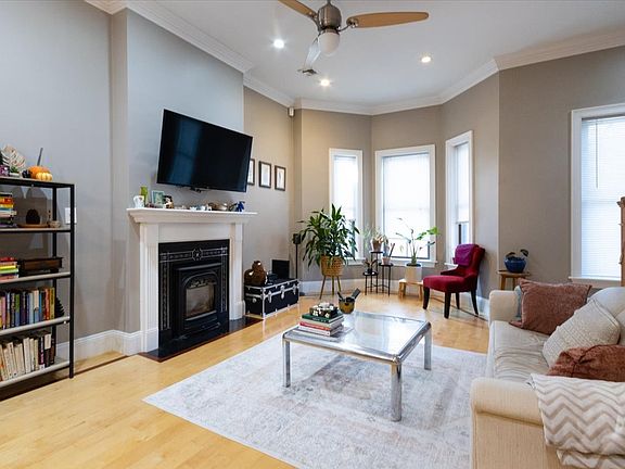 4th image of 7 Worthington St #1