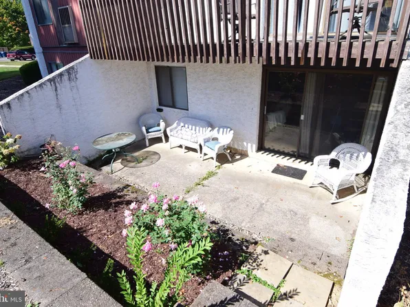 806 Stratford Dr APT 14, State College, PA 16801