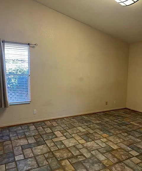 371 Chardonnay Dr — Photo 1