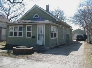 130 S Porter St, Elgin, IL 60120