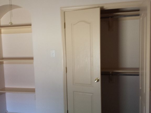 3rd image of 4756 Loma Vista Dr