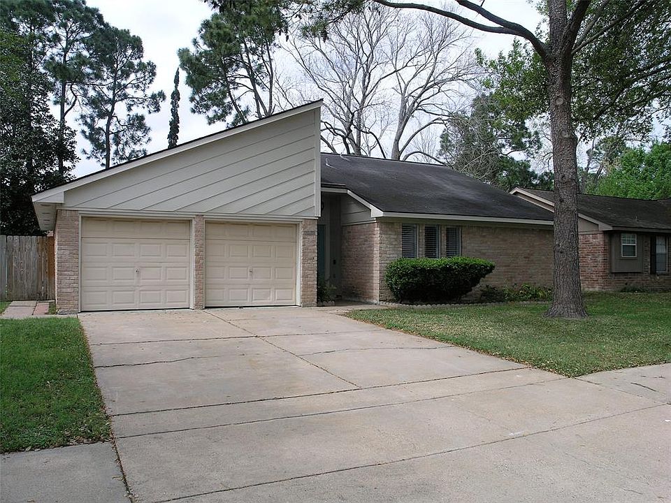 1st image of 22402 Smokey Hill Dr