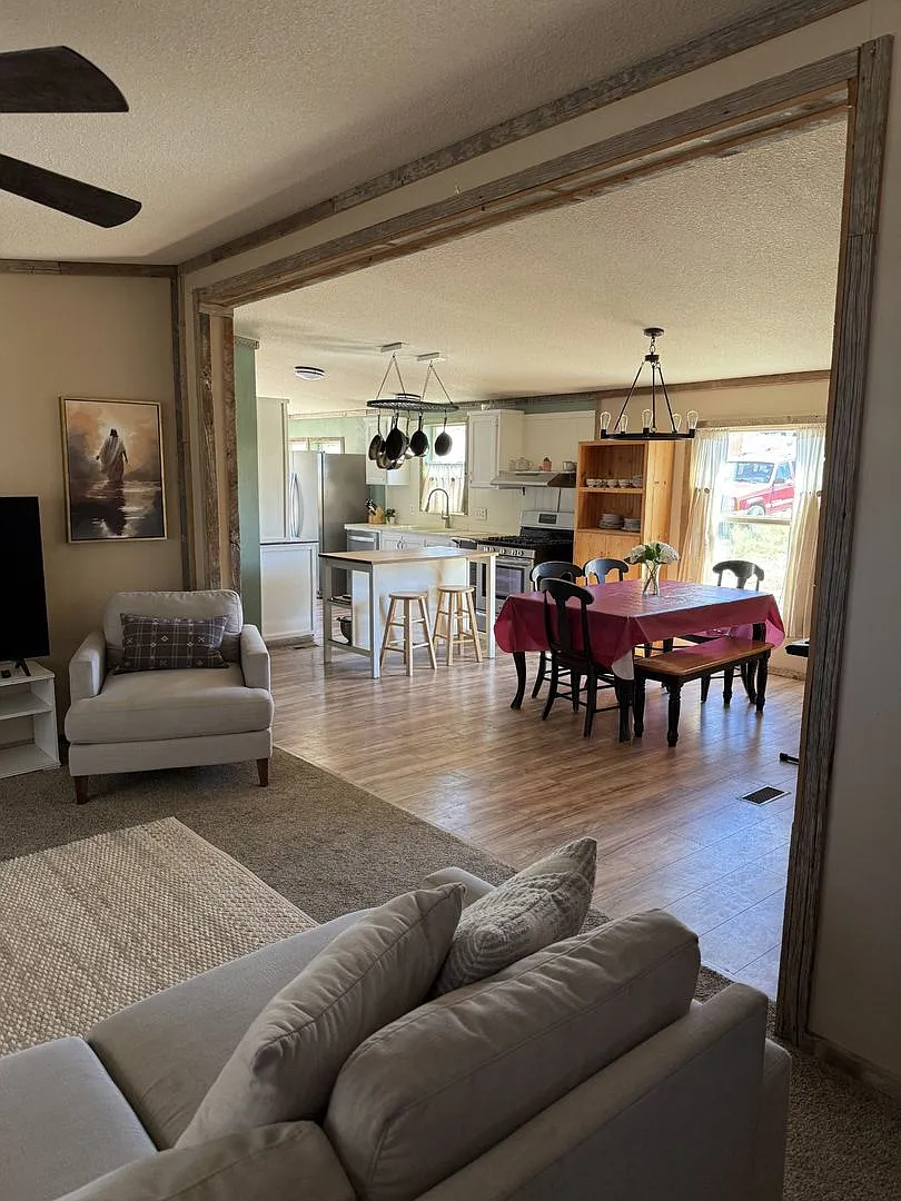 Welcoming home in Moroni, UT — Photo 3