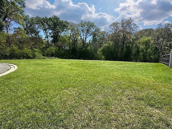 3rd image of 205 Rutherford Ct