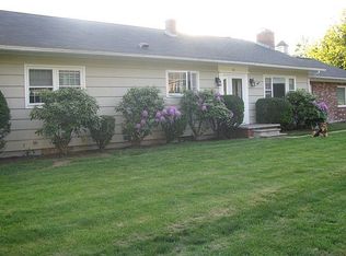 21 Ridge Rd, West Brookfield, MA 01585